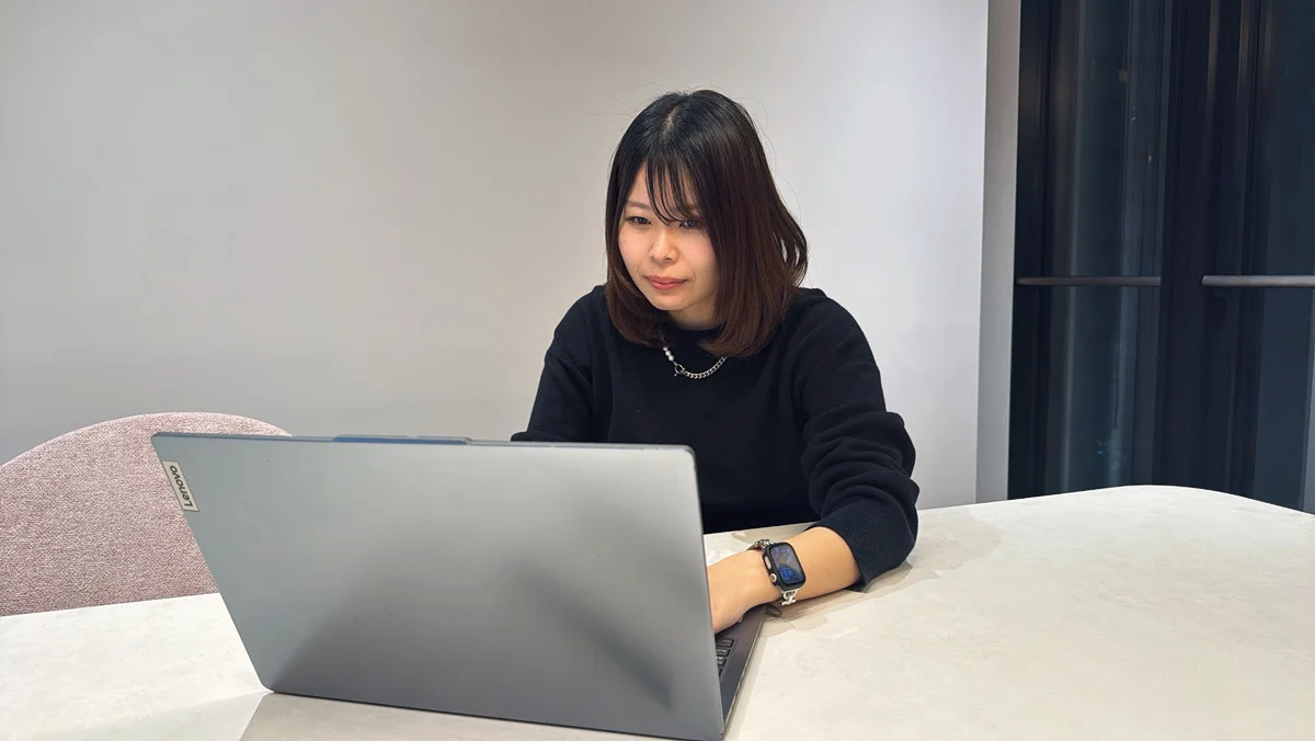 オフィスでの業務の様子