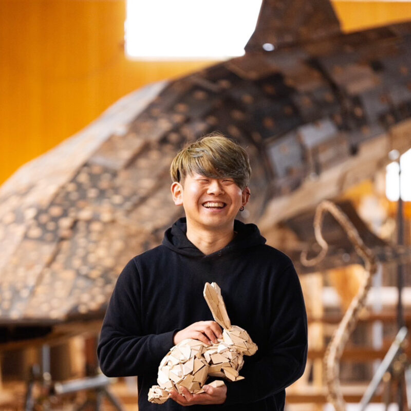 ＜Love Our Nature 第4弾＞廃材アーティスト加治聖哉さんとコラボ、猫をモチーフにしたアート作品を展示中
